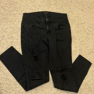 Black ripped skinny jeans